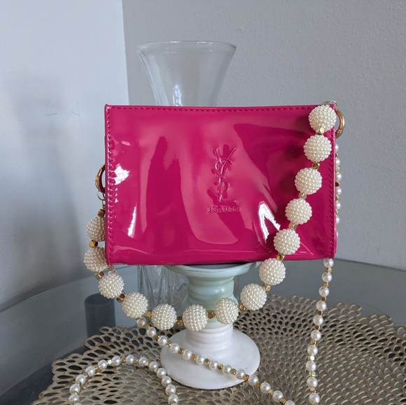 Yves Saint Laurent - Picture 5 of 14